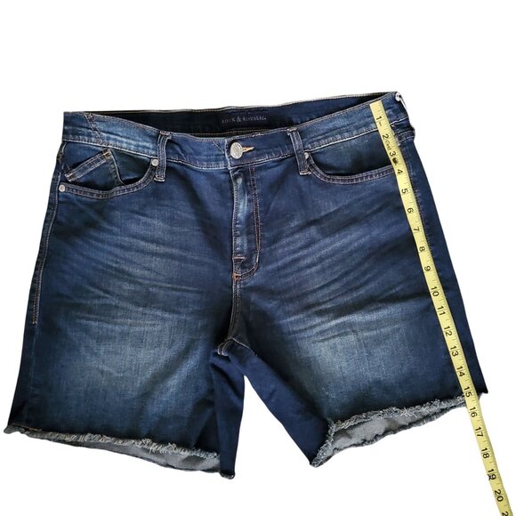 Rock & Republic Women's Blue Medium Wash Bumpershoot Frayed Hem Denim Shorts 16 - Picture 10 of 11